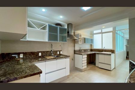 Apartamento à venda com 153m², 2 quartos e 1 vagaCozinha