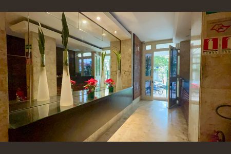 Apartamento à venda com 153m², 2 quartos e 1 vagaHall de entrada