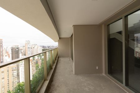 Apartamento à venda com 292m², 3 quartos e 4 vagas Apartamento à venda com 292m², 3 quartos e 4 vagasVaranda