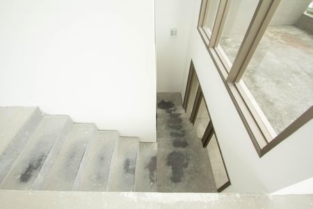 Apartamento à venda com 292m², 3 quartos e 4 vagas Apartamento à venda com 292m², 3 quartos e 4 vagasEscada