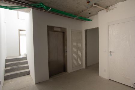 Apartamento à venda com 292m², 3 quartos e 4 vagas Apartamento à venda com 292m², 3 quartos e 4 vagasHall