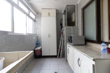 Apartamento à venda com 100m², 2 quartos e sem vaga Apartamento à venda com 100m², 2 quartos e sem vagaLavanderia
