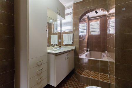 Apartamento à venda com 100m², 2 quartos e sem vaga Apartamento à venda com 100m², 2 quartos e sem vagaBanheiro