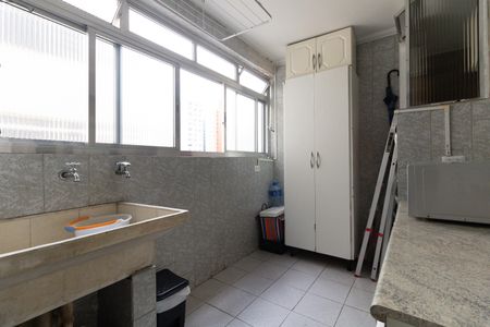 Apartamento à venda com 100m², 2 quartos e sem vaga Apartamento à venda com 100m², 2 quartos e sem vagaLavanderia