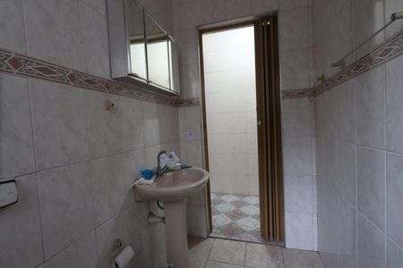 Casa à venda com 150m², 3 quartos e 2 vagasBanheiro de baixo