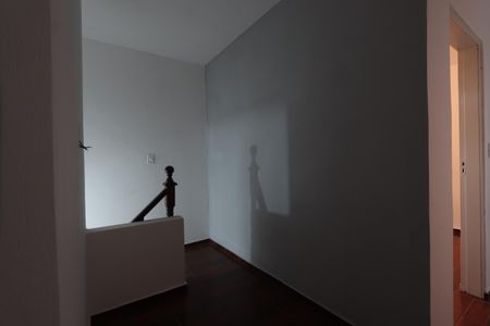 Casa à venda com 150m², 3 quartos e 2 vagasEscada