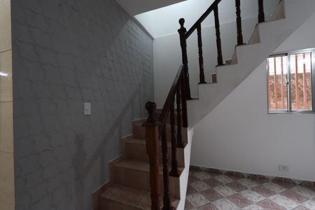 Casa à venda com 150m², 3 quartos e 2 vagasEscada