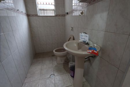 Casa à venda com 150m², 3 quartos e 2 vagasBanheiro de baixo