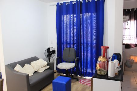 Sala de apartamento para alugar com 2 quartos, 44m² em Roselândia, Cotia