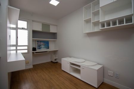 Sala de kitnet/studio para alugar com 1 quarto, 27m² em Q 712/912, Brasília