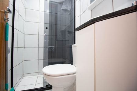 Banheiro da Suíte de kitnet/studio para alugar com 1 quarto, 27m² em Q 712/912, Brasília