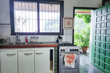 Casa à venda com 250m², 3 quartos e 1 vaga Casa à venda com 250m², 3 quartos e 1 vagaCozinha