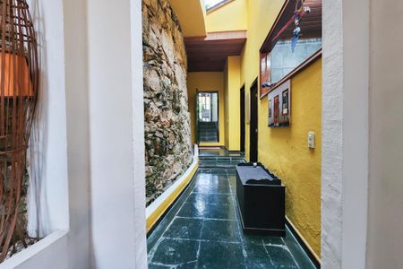 Casa à venda com 250m², 3 quartos e 1 vaga Casa à venda com 250m², 3 quartos e 1 vagaCorredor