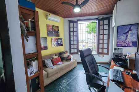 Casa à venda com 250m², 3 quartos e 1 vaga Casa à venda com 250m², 3 quartos e 1 vagaSuite 2