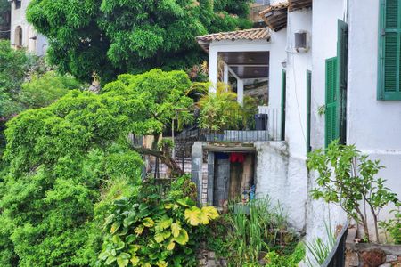 Casa à venda com 250m², 3 quartos e 1 vaga Casa à venda com 250m², 3 quartos e 1 vagaVista