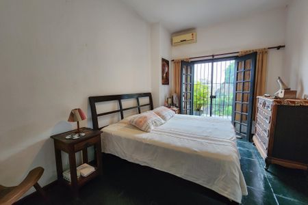 Casa à venda com 250m², 3 quartos e 1 vaga Casa à venda com 250m², 3 quartos e 1 vagaQuarto