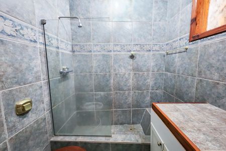 Casa à venda com 250m², 3 quartos e 1 vaga Casa à venda com 250m², 3 quartos e 1 vagaBanheiro da Suite 1