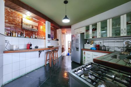 Casa à venda com 250m², 3 quartos e 1 vaga Casa à venda com 250m², 3 quartos e 1 vagaCozinha