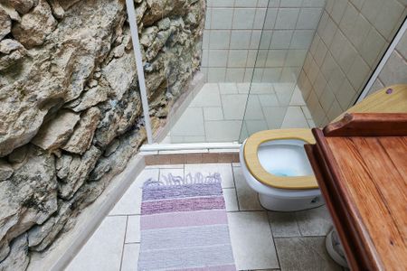 Casa à venda com 250m², 3 quartos e 1 vaga Casa à venda com 250m², 3 quartos e 1 vagaBanheiro Social