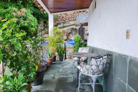 Casa à venda com 250m², 3 quartos e 1 vaga Casa à venda com 250m², 3 quartos e 1 vagaÁrea Externa