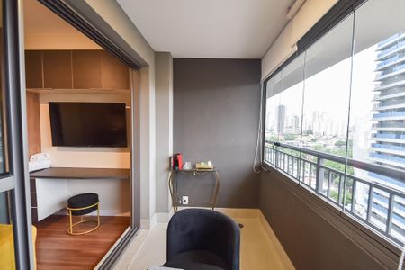 Varanda de kitnet/studio à venda com 1 quarto, 30m² em Vila Mariana, São Paulo