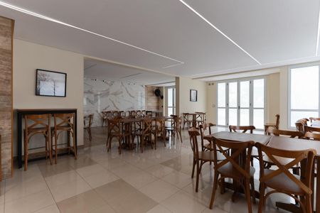 Apartamento à venda com 86m², 3 quartos e 2 vagas Apartamento à venda com 86m², 3 quartos e 2 vagasÁrea comum - Salão de festas