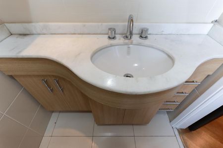 Apartamento à venda com 86m², 3 quartos e 2 vagas Apartamento à venda com 86m², 3 quartos e 2 vagasBanheiro da suíte 1