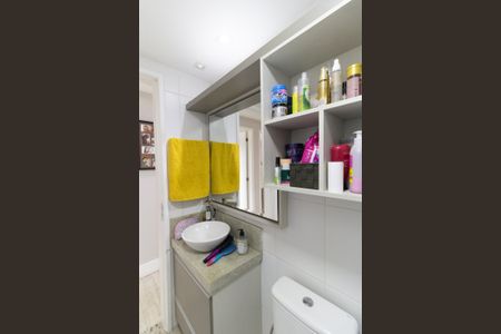 Apartamento à venda com 68m², 3 quartos e 2 vagasBanheiro Social 