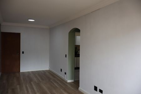 Apartamento para alugar com 75m², 2 quartos e 1 vagaSala 