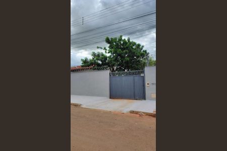 Casa para alugar com 300m², 2 quartos e 1 vagaFachada