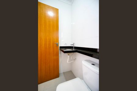 Casa à venda com 191m², 3 quartos e 4 vagasBanheiro da suíte 01