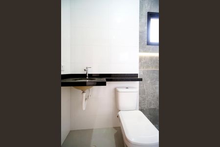 Casa à venda com 191m², 3 quartos e 4 vagasBanheiro da suíte 01