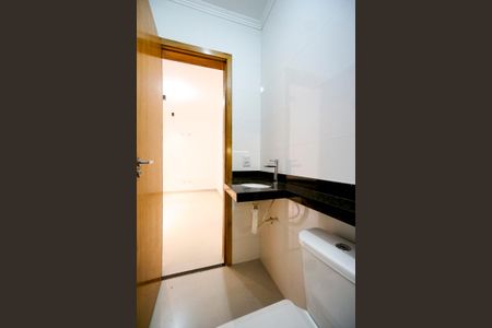 Casa à venda com 191m², 3 quartos e 4 vagasBanheiro da suíte 02