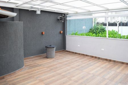 Apartamento à venda com 57m², 2 quartos e 1 vagaÁrea comum