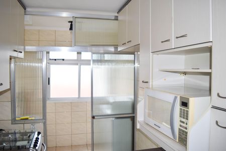 Cozinha de apartamento à venda com 2 quartos, 57m² em Vila Carrão, São Paulo