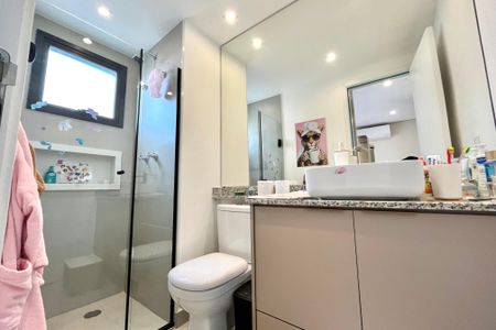 Apartamento à venda com 143m², 3 quartos e 2 vagasBanheiro da Suíte 2