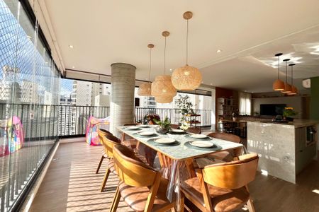 Apartamento à venda com 143m², 3 quartos e 2 vagasVaranda