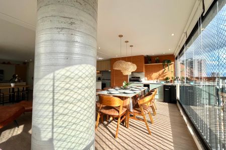 Apartamento à venda com 143m², 3 quartos e 2 vagasVaranda