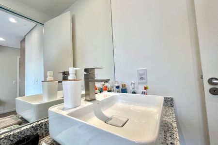 Apartamento à venda com 143m², 3 quartos e 2 vagasBanheiro da Suíte 2