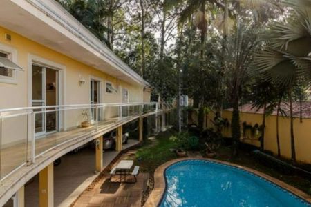 Casa para alugar com 937m², 5 quartos e 6 vagas