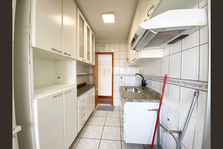 Apartamento para alugar com 76m², 3 quartos e 1 vaga