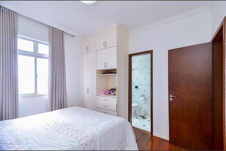 Suíte de apartamento à venda com 3 quartos, 92m² em Santa Efigênia, Belo Horizonte