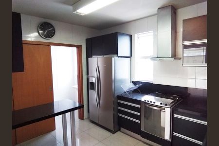 Apartamento para alugar com 3 quartos, 145m² em Buritis, Belo Horizonte