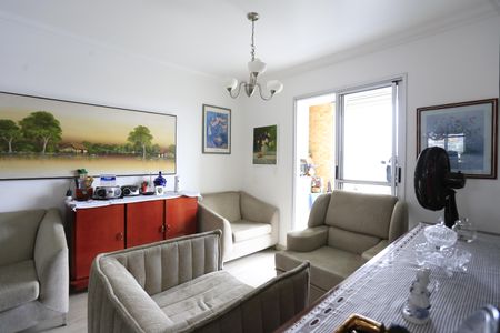 Casa à venda com 72m², 3 quartos e 2 vagassala