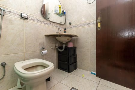 Casa à venda com 300m², 4 quartos e 6 vagasBanheiro Social 1