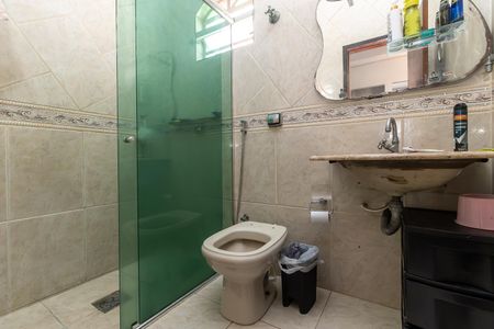 Casa à venda com 300m², 4 quartos e 6 vagasBanheiro Social 1