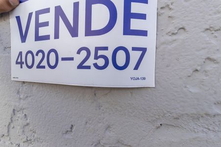 Casa à venda com 300m², 4 quartos e 6 vagasPlaca QuintoAndar YOJA-139