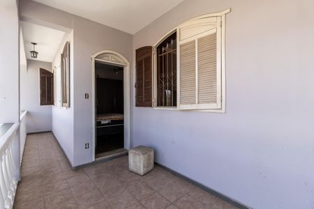 Casa à venda com 300m², 4 quartos e 6 vagasVaranda