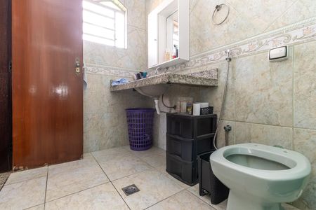 Casa à venda com 300m², 4 quartos e 6 vagasBanheiro da Suíte