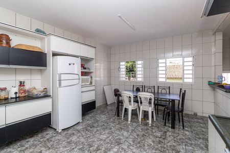 Casa à venda com 300m², 4 quartos e 6 vagasCozinha